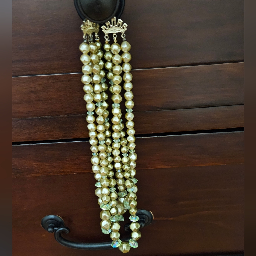 Elegant Green Beaded Necklace